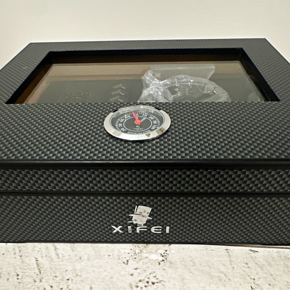 XIFEI Carbon Fiber Cigar Humidor Gift Set with Accessories (Open Box / Unused)